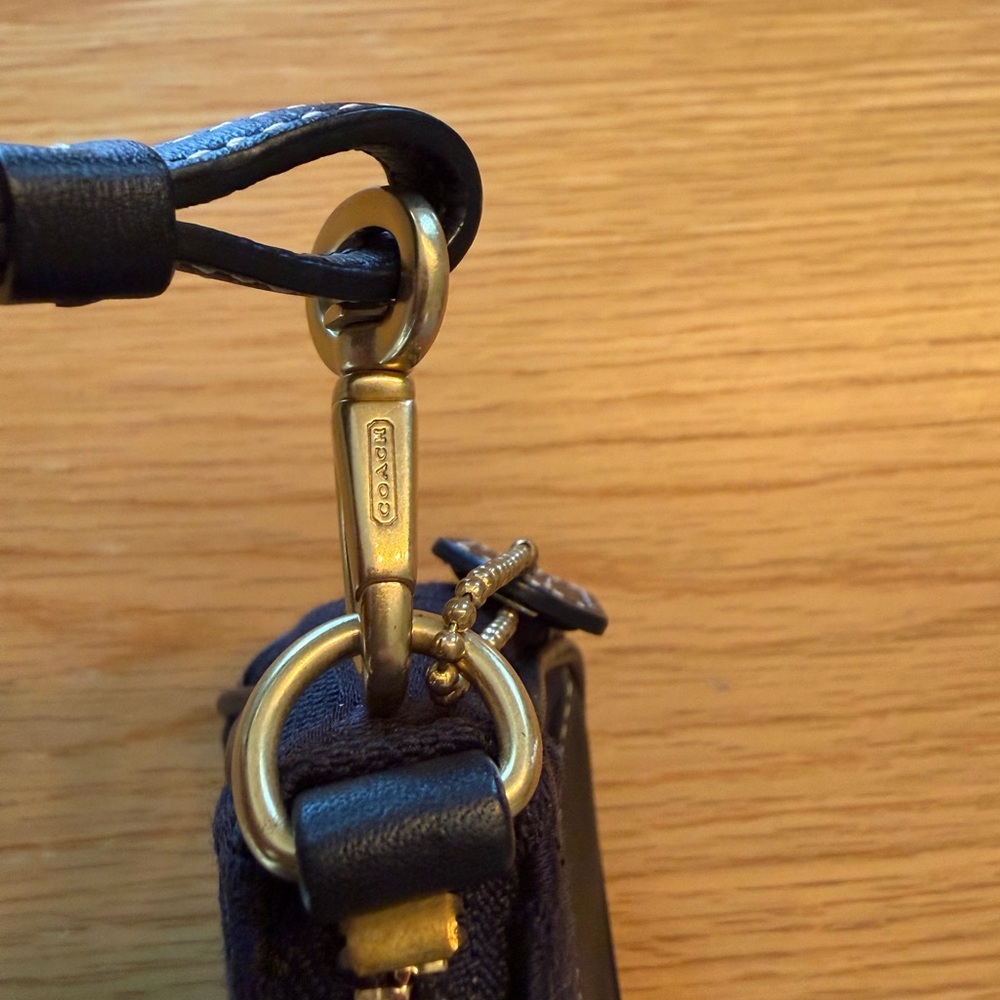 Vintage Coach black signature Demi Bag - Picture 5 of 9